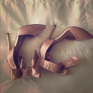 Size 8 Pink bow pumps